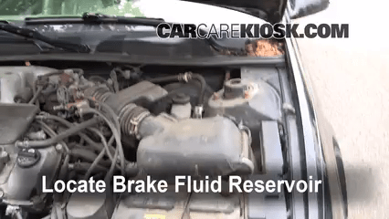 1997-2001 Toyota Camry Brake Fluid Level Check - 1997 Toyota Camry XLE